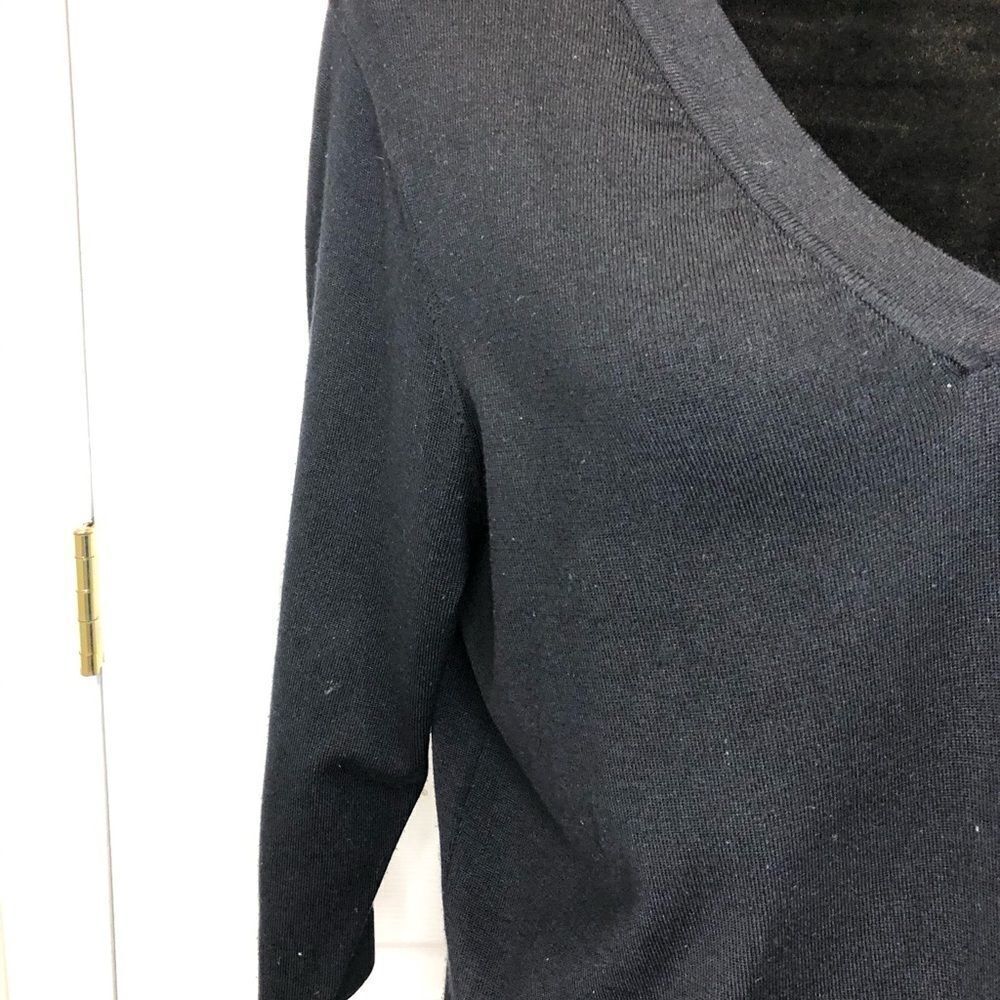 Doncaster black v neck sweater size large - Picture 3 of 8